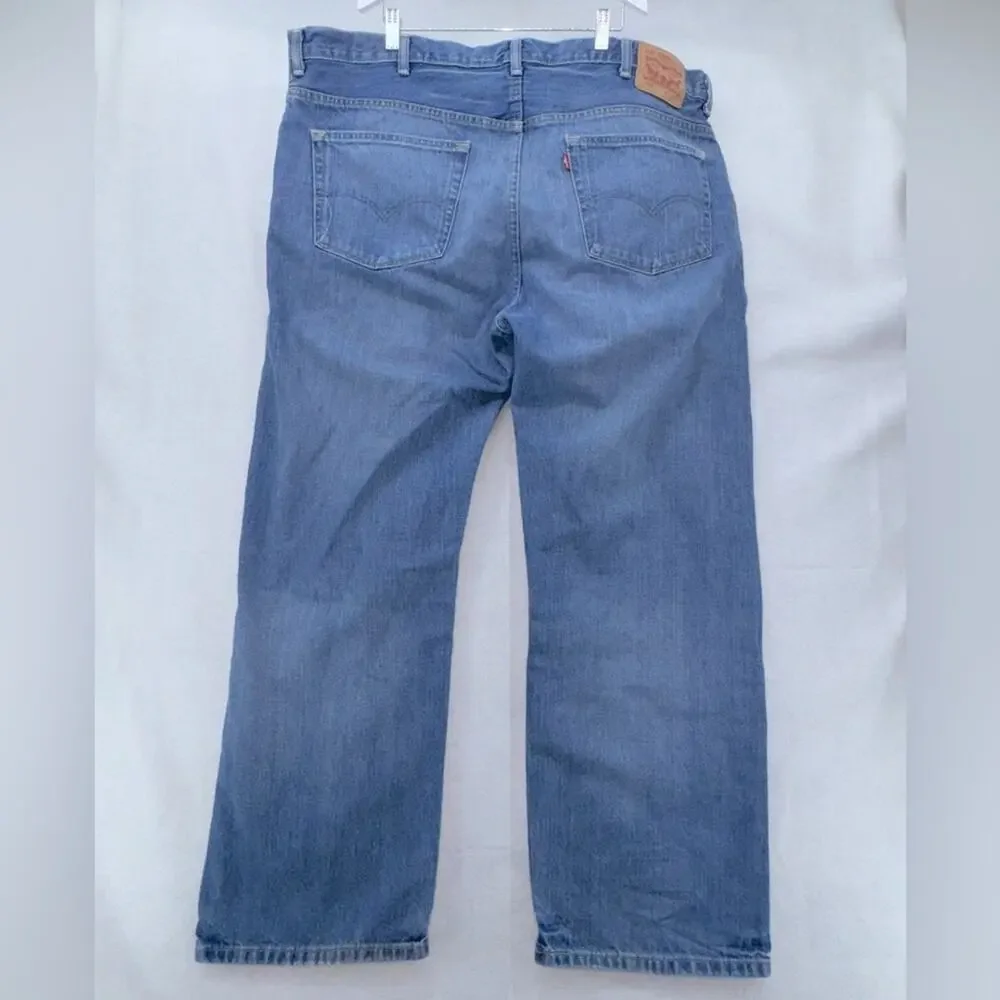 Men’s Levi’s 559 Relaxed Straight Fit Jeans size W46 x L32
